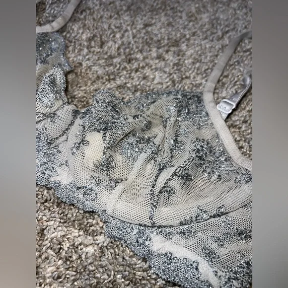 Vintage La Perla Lace Balconette Sheer Embroidered Detail Bra Size 2 - Picture 2 of 7